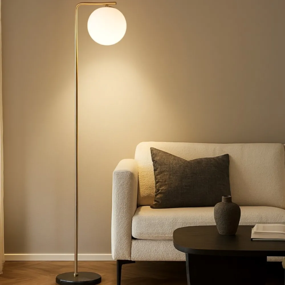 Lampade Da Terra-Selezionato da Mazzolaluce Lampada da terra oro base marmo nero sfera vetro bianco