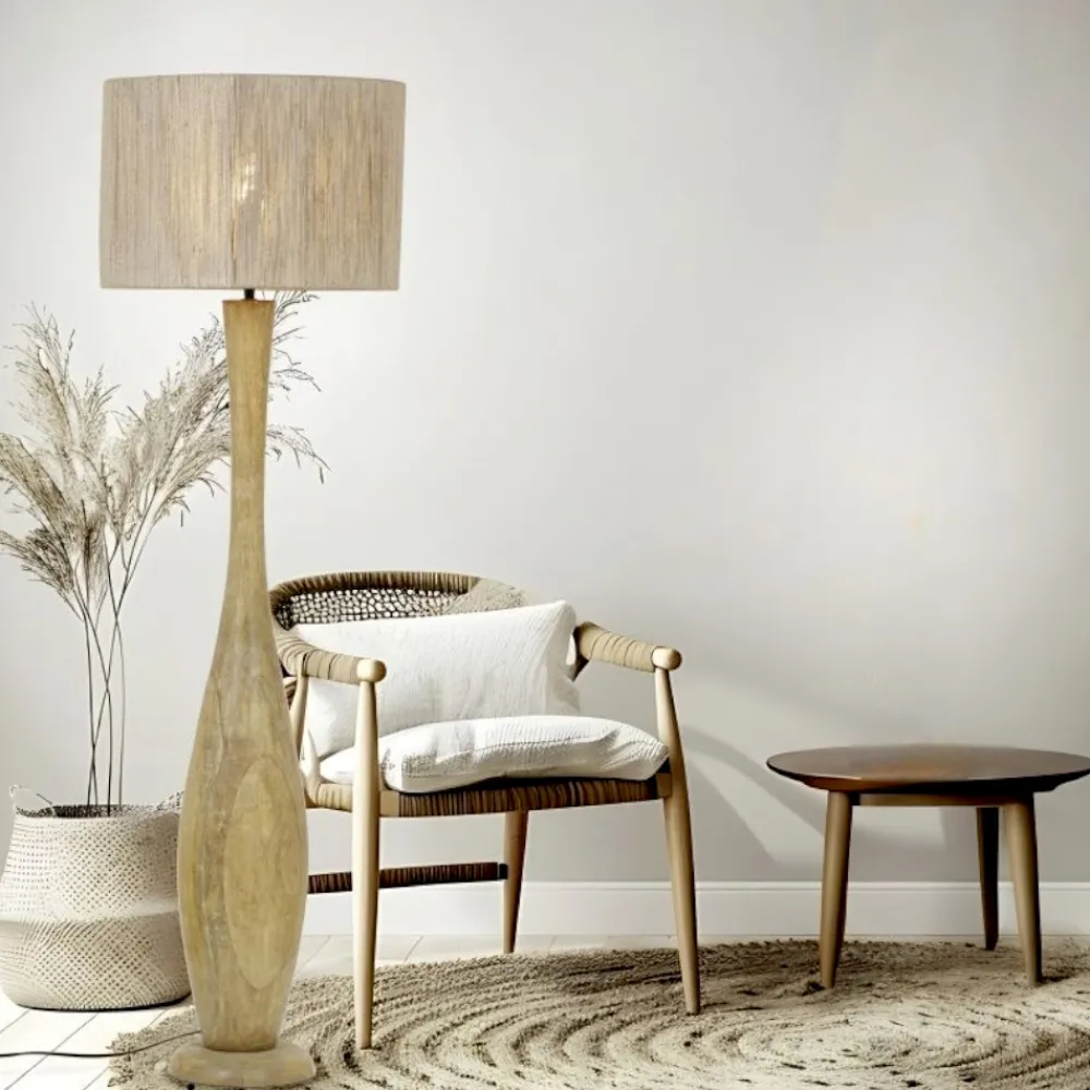 Lampade Da Terra-Selezionato da Mazzolaluce Lampada da terra piantana di legno per salotto paralume di juta