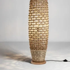 Lampade Da Terra-Selezionato da Mazzolaluce Lampada da terra rattan giacinto ed erba intrecciati base di legno