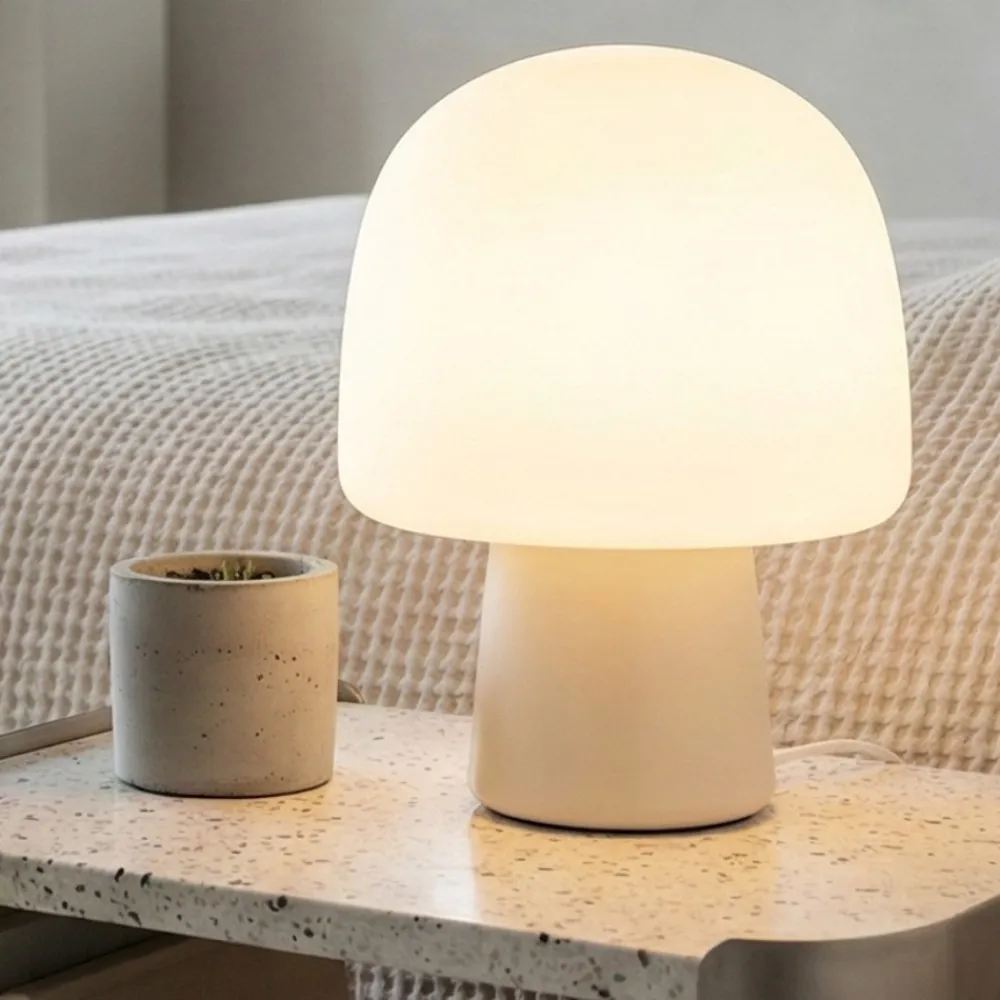 Abat Jour-Selezionato da Mazzolaluce Lampada grigio chiaro da camera da letto moderna per comodino