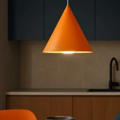 Lampadari Cucina-Selezionato da Mazzolaluce Lampadario arancione per cucina moderna forma cono 25cm