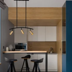 Lampadari Cucina-Selezionato da Mazzolaluce Lampadario a soffitto da cucina nero oro con luci orientabili