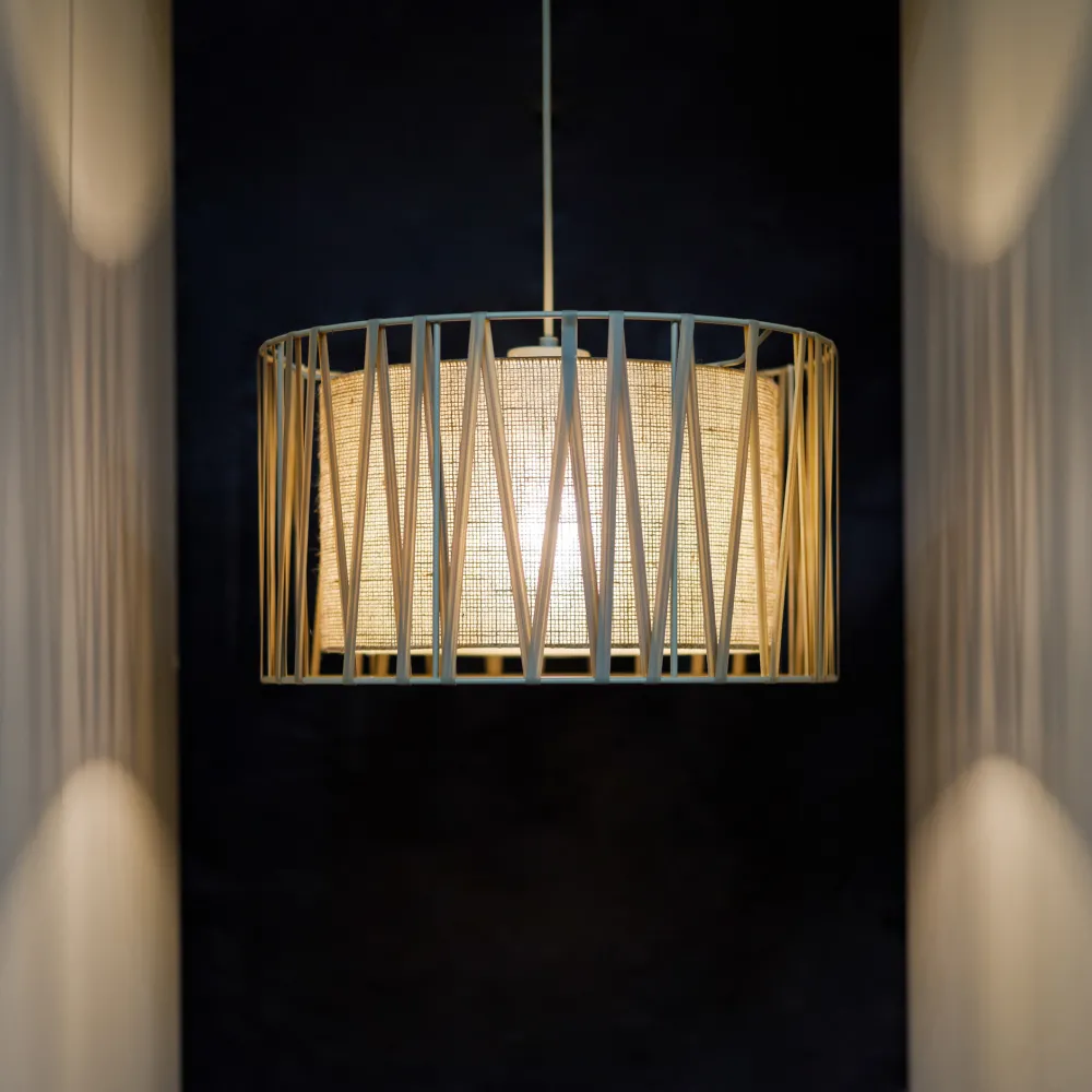 Lampadario Camera Da Letto-Selezionato da Mazzolaluce Lampadario a sospensione cilindro tessuto sabbia 40 cm per camera da letto