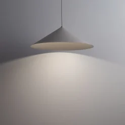 Lampadari Cucina-Selezionato da Mazzolaluce Lampadario a sospensione cono di metallo champagne 50 cm per tavolo cucina