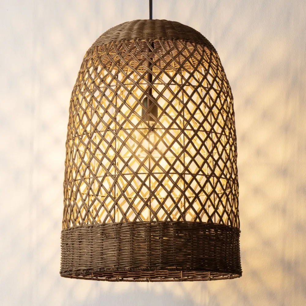 Lampadari Moderni-Selezionato da Mazzolaluce Lampadario a sospensione cupola di rattan marrone per sala da pranzo