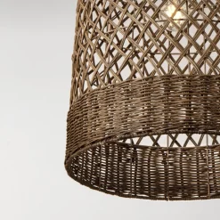 Lampadari Moderni-Selezionato da Mazzolaluce Lampadario a sospensione cupola di rattan marrone per sala da pranzo