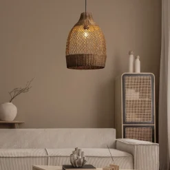 Lampadari Moderni-Selezionato da Mazzolaluce Lampadario a sospensione di rattan marrone intrecciato per sala da pranzo