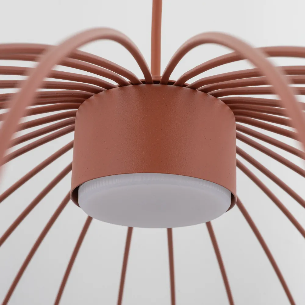 Lampadari Moderni-Selezionato da Mazzolaluce Lampadario a sospensione gabbia di metallo rosso mattone design moderno per soggiorno