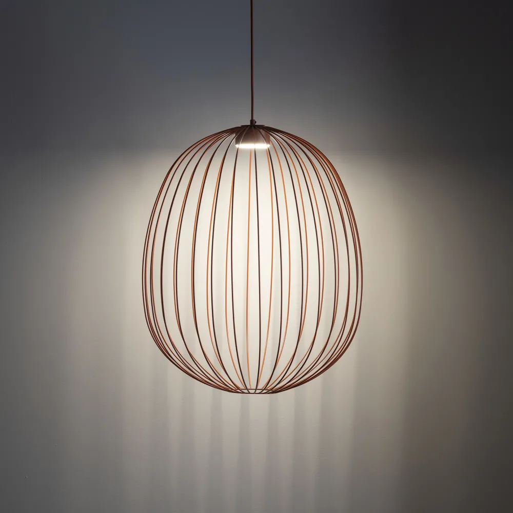 Lampadari Moderni-Selezionato da Mazzolaluce Lampadario a sospensione gabbia di metallo rosso mattone design moderno