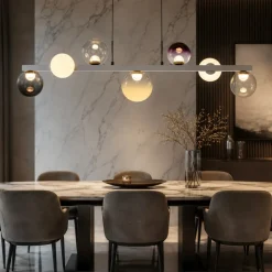 Lampadari Moderni-Selezionato da Mazzolaluce Lampadario a sospensione per soggiorno moderno sfere vetro opale fume viola