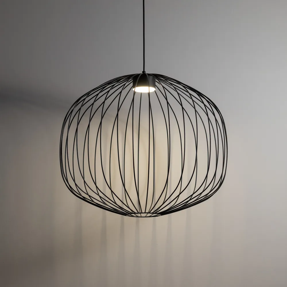 Lampadari Moderni-Selezionato da Mazzolaluce Lampadario a sospensione sfera gabbia di metallo nero per soggiorno moderno