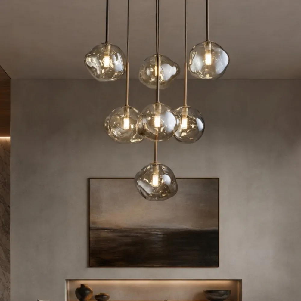Lampadari Moderni-Selezionato da Mazzolaluce Lampadario a sospensioni in vetro cognac pendenti design moderno per soggiorno