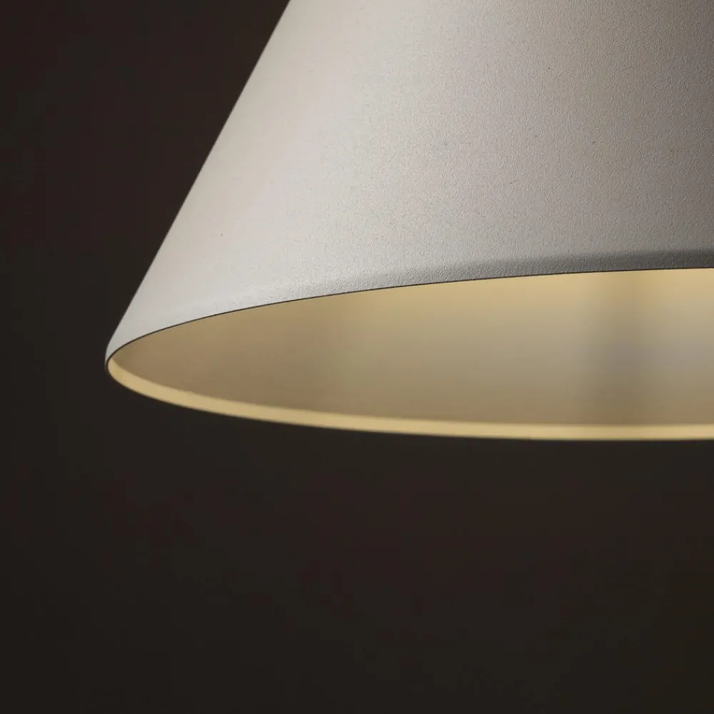 Lampadari Cucina-Selezionato da Mazzolaluce Lampadario beige cono di metallo 50cm per cucina