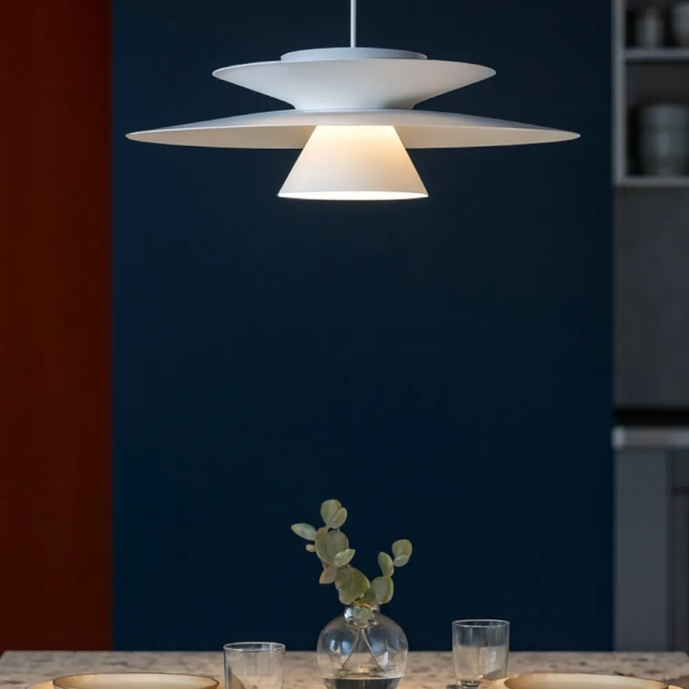 Lampadari Cucina-Selezionato da Mazzolaluce Lampadario bianco design per tavolo sala da pranzo cucina moderna
