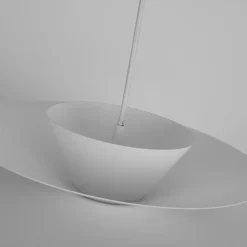 Lampadari Cucina-Selezionato da Mazzolaluce Lampadario bianco design per tavolo sala da pranzo cucina moderna