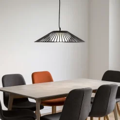 Lampadari Moderni-Selezionato da Mazzolaluce Lampadario cappello nero bianco per sala da pranzo moderna