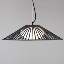 Lampadari Moderni-Selezionato da Mazzolaluce Lampadario cappello nero bianco per sala da pranzo moderna