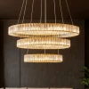 Lampadari Moderni-Selezionato da Mazzolaluce Lampadario cerchi di cristallo per salone stile contemporaneo