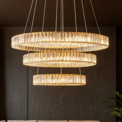 Lampadari Moderni-Selezionato da Mazzolaluce Lampadario cerchi di cristallo per salone stile contemporaneo