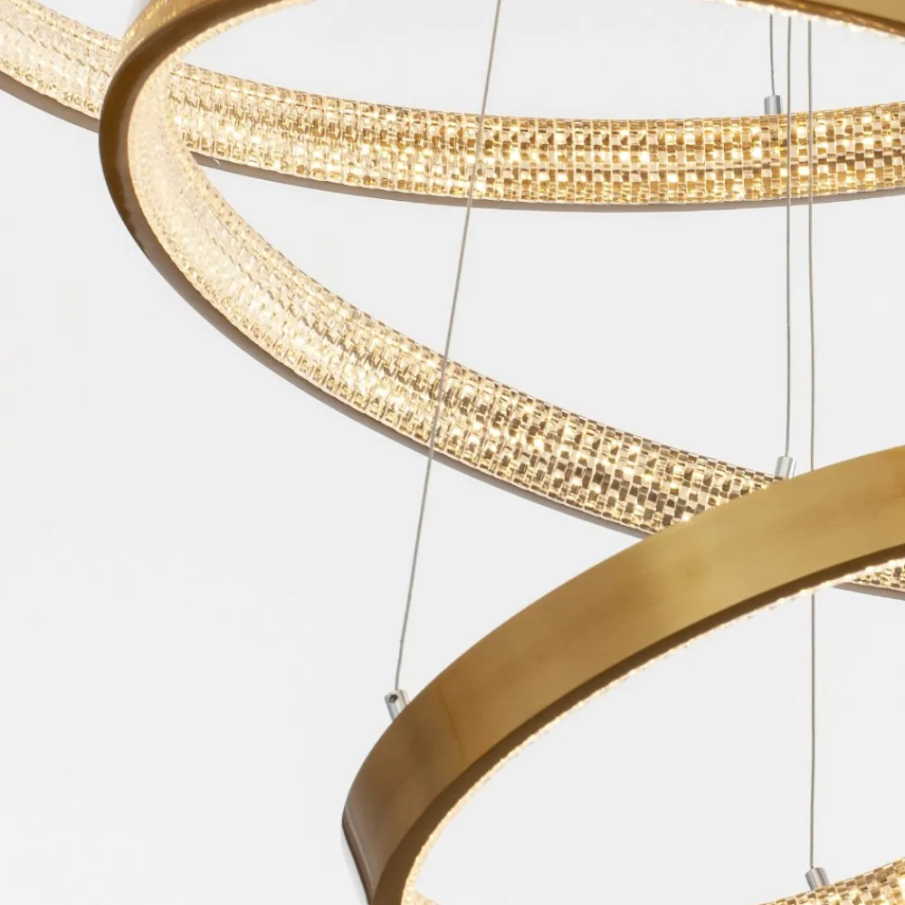 Lampadari Moderni-Selezionato da Mazzolaluce Lampadario 3 cerchi oro led per salone stile contemporaneo