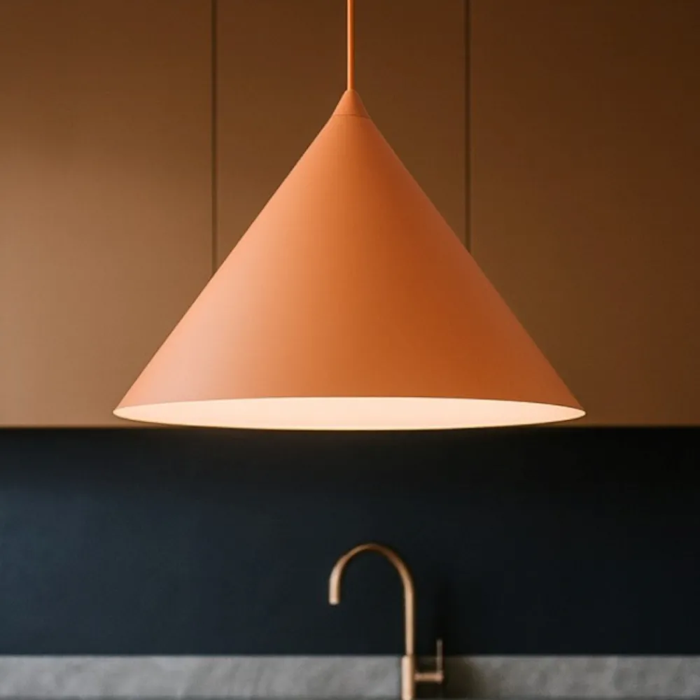Lampadari Cucina-Selezionato da Mazzolaluce Lampadario colore mattone 50 cm cono di metallo per cucina