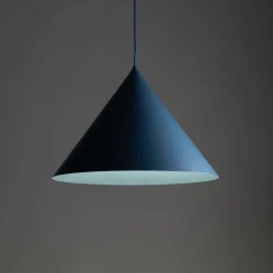 Lampadari Cucina-Selezionato da Mazzolaluce Lampadario cono 50 cm blu a sospensione di metallo per cucina moderna
