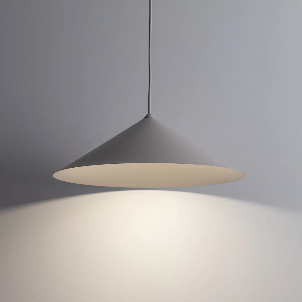 Lampadari Cucina-Selezionato da Mazzolaluce Lampadario cono 40 cm sospensione champagne per tavolo cucina moderna