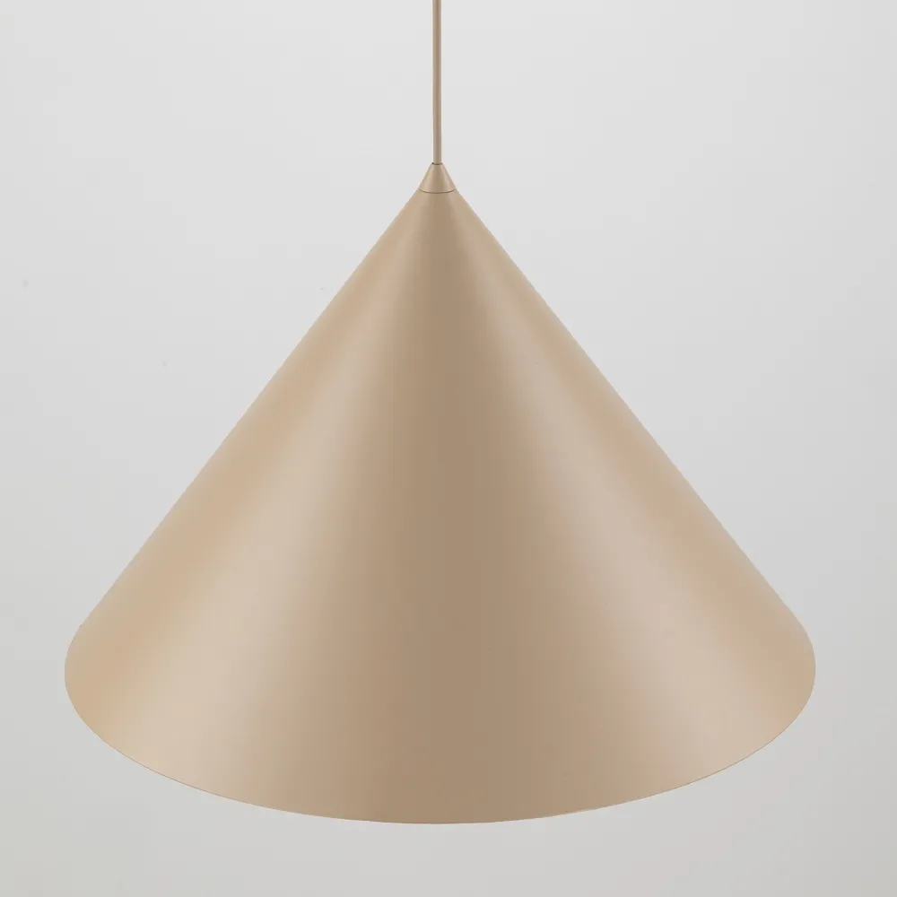 Lampadari Cucina-Selezionato da Mazzolaluce Lampadario cono di metallo sabbia 50 cm per cucina