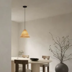 Lampade A Sospensione-Selezionato da Mazzolaluce Lampadario cono in legno per sala da pranzo marrone