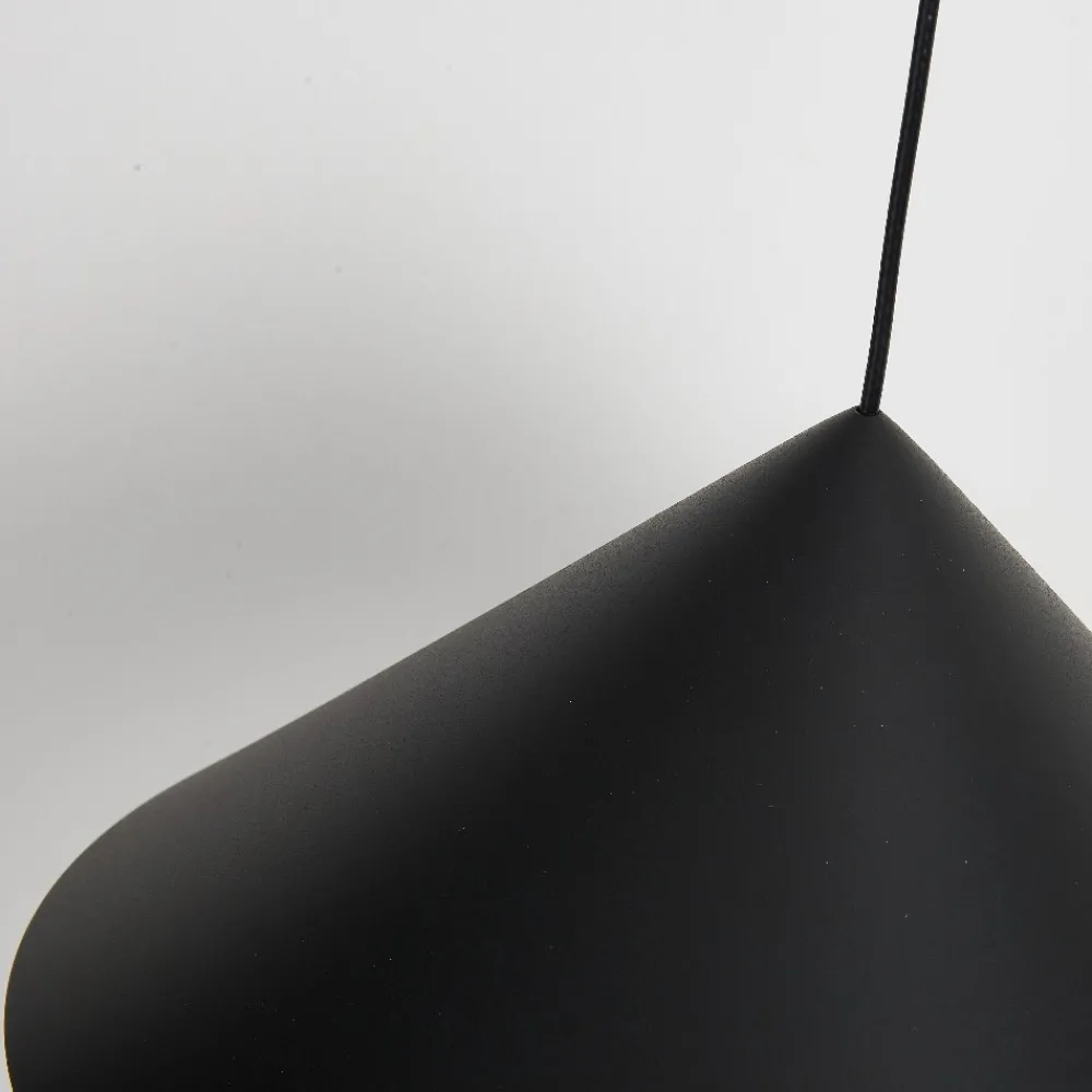Lampade A Sospensione-Selezionato da Mazzolaluce Lampadario cono led dimmerabile nero a sospensione