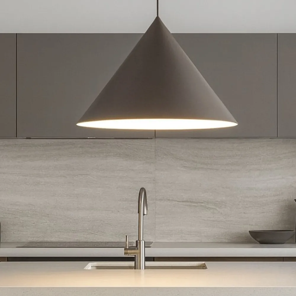 Lampadari Cucina-Selezionato da Mazzolaluce Lampadario cono marrone 50 cm per tavolo sala da pranzo