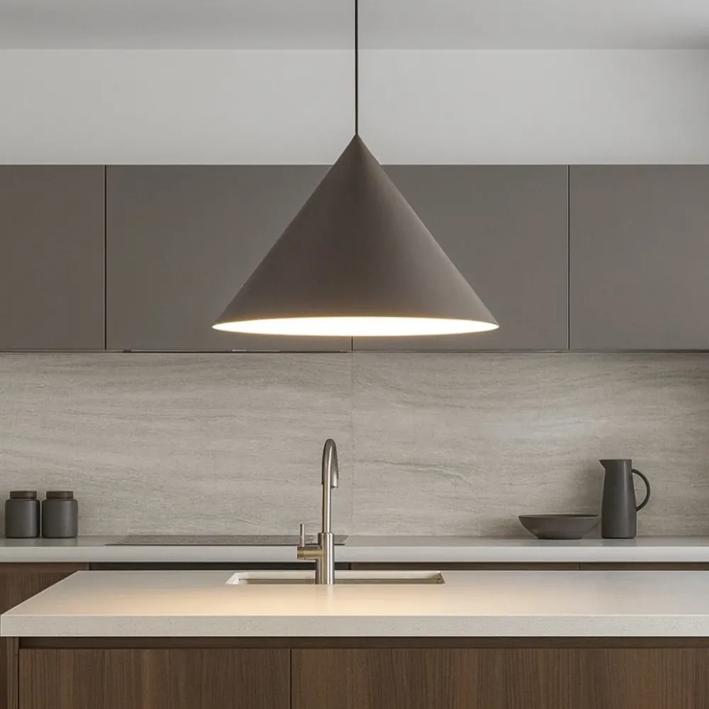 Lampadari Cucina-Selezionato da Mazzolaluce Lampadario cono marrone 50 cm per tavolo sala da pranzo