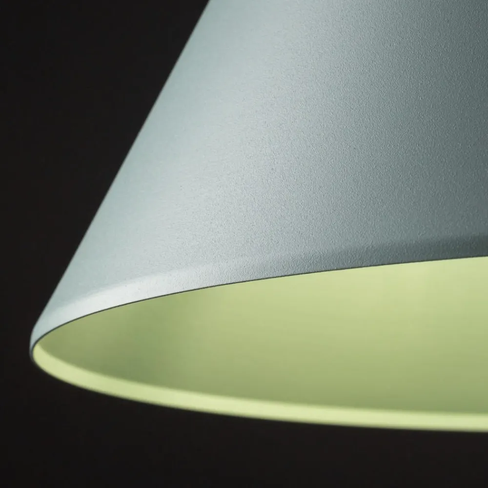 Lampadari Cucina-Selezionato da Mazzolaluce Lampadario cono metallo colore menta cm32 per cucina