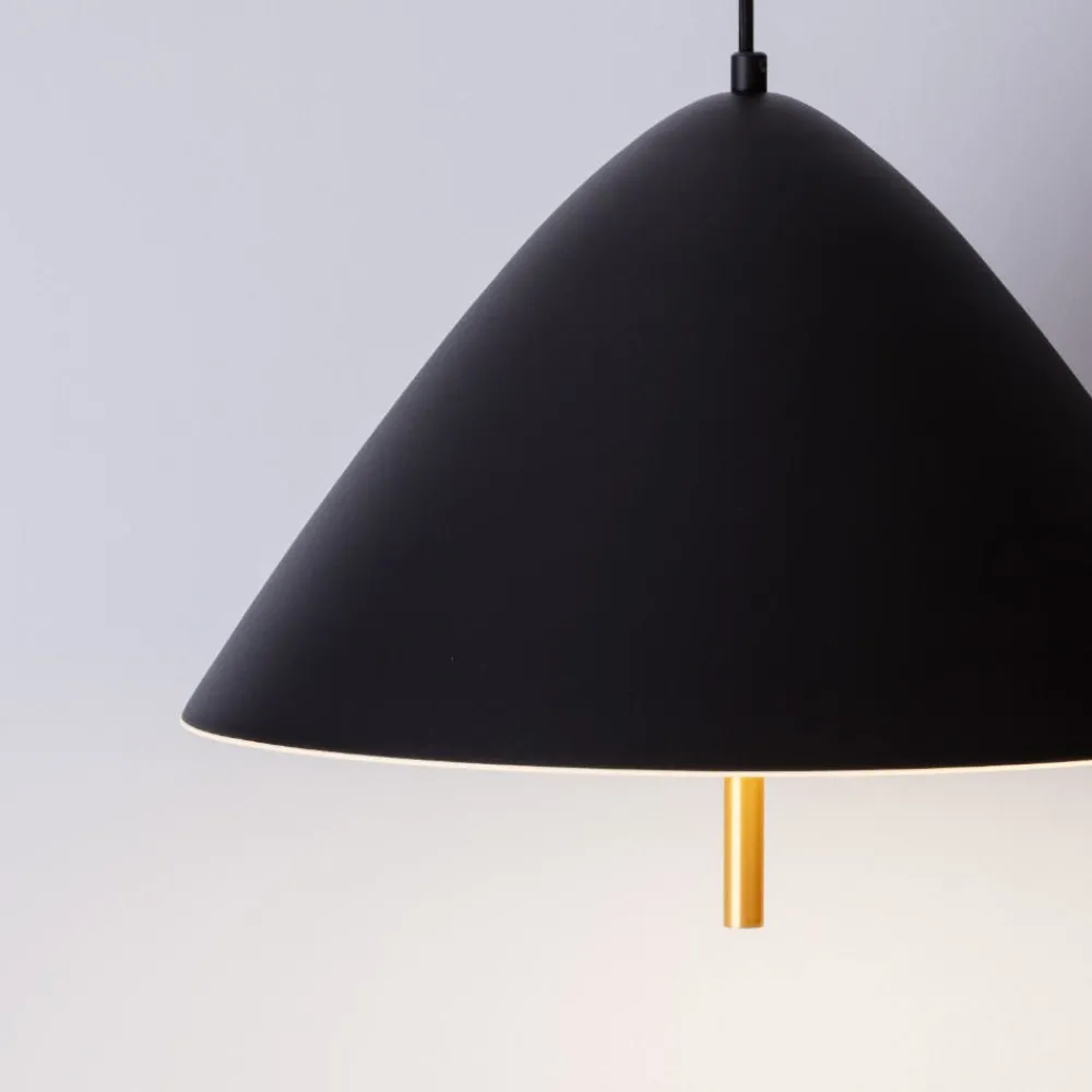 Lampadari Cucina-Selezionato da Mazzolaluce Lampadario cono nero led 17w 3000k per cucina