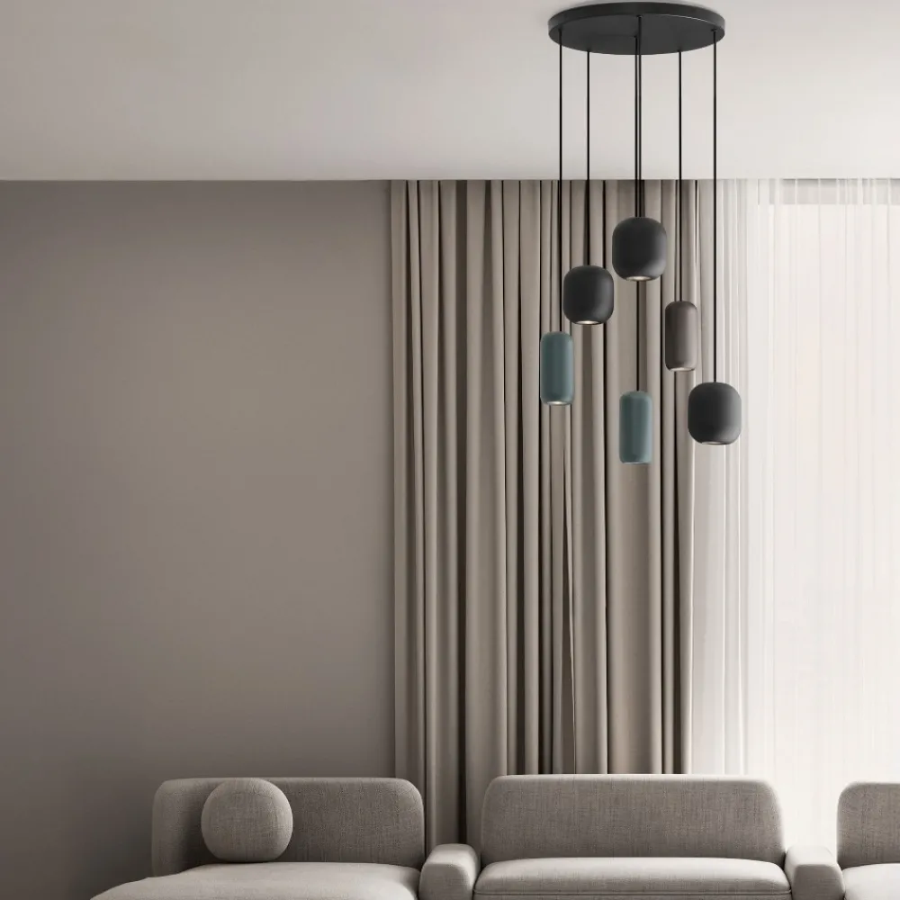 Lampadari Moderni-Selezionato da Mazzolaluce Lampadario con pendenti a sospensione multicolor moderno per soggiorno