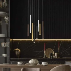 Lampadari Moderni-Selezionato da Mazzolaluce Lampadario con pendenti led multicolor per soggiorno moderno