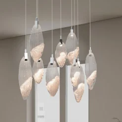 Lampadari Moderni-Selezionato da Mazzolaluce Lampadario con petali in vetro pendenti per tavolo soggiorno