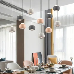 Lampadari Moderni-Selezionato da Mazzolaluce Lampadario con sfere pendenti multicolor soggiorno con telecomando