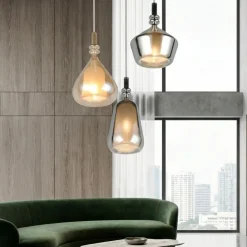 Lampadari Moderni-Selezionato da Mazzolaluce Lampadario con 3 vetri multicolor pendeti per soggiorno moderno