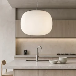 Lampadari Cucina-Selezionato da Mazzolaluce Lampadario cucina moderna boccia 19cm vetro bianco