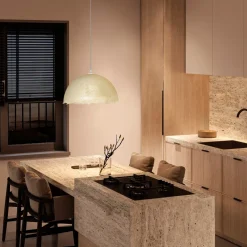 Lampadari Cucina-Selezionato da Mazzolaluce Lampadario cupola bianca 40cm in fibra di vetro per cucina