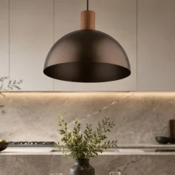 Lampadari Cucina-Selezionato da Mazzolaluce Lampadario cupola marrone in metallo inserti legno pino per cucina