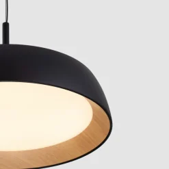 Lampadari Cucina-Selezionato da Mazzolaluce Lampadario cupola nero effetto legno per cucina moderna