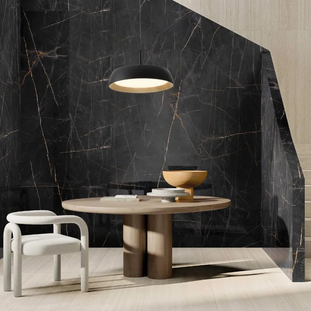 Lampadari Cucina-Selezionato da Mazzolaluce Lampadario cupola nero effetto legno per cucina moderna
