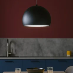 Lampadari Cucina-Selezionato da Mazzolaluce Lampadario da cucina a cupola nero
