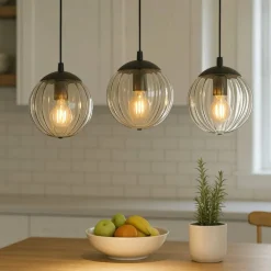 Lampadari Cucina-Selezionato da Mazzolaluce Lampadario da cucina con 3 sfere pendenti in vetro fume'