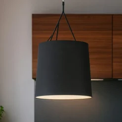 Lampadari Cucina-Selezionato da Mazzolaluce Lampadario da cucina paralume nero cilindro design