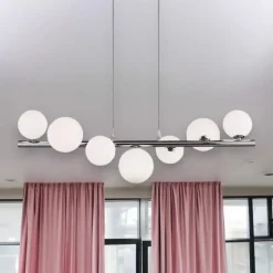 Lampadari Moderni-Selezionato da Mazzolaluce Lampadario design cromato sfere vetro bianco per soggiorno moderno