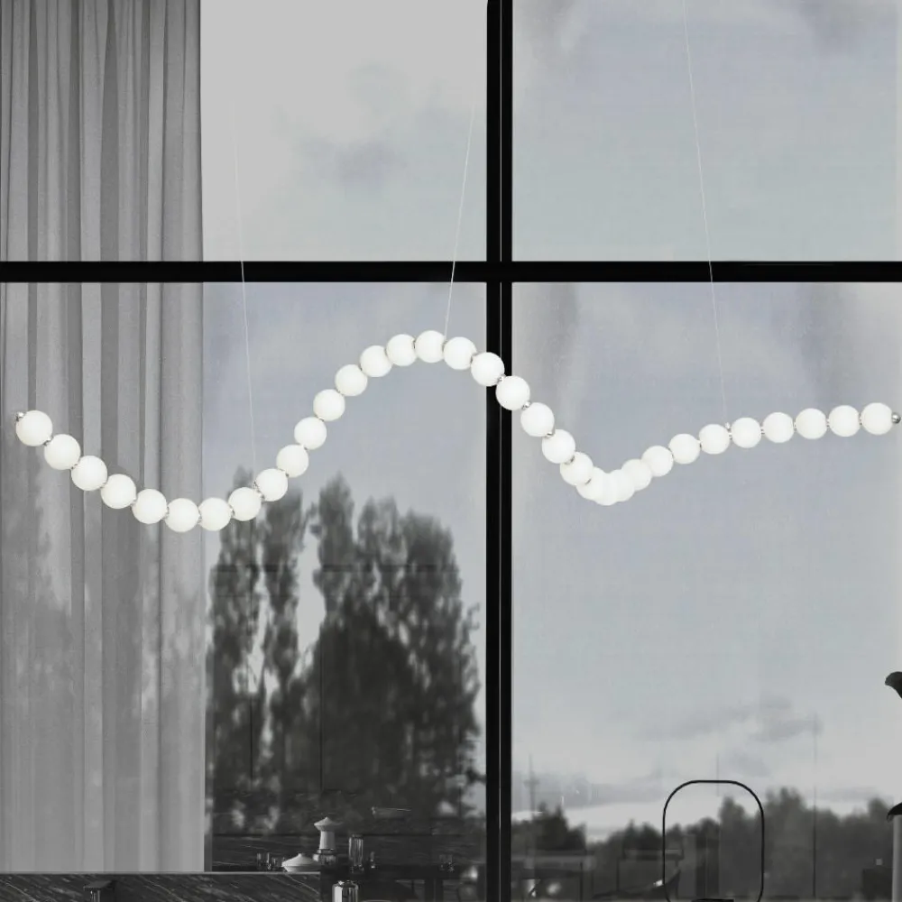 Lampadari Moderni-Selezionato da Mazzolaluce Lampadario design moderno cromo bocce vetro bianco opaco led 3000k dimmerabile