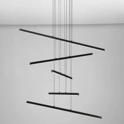 Lampadari Moderni-Selezionato da Mazzolaluce Lampadario design moderno per salotto led 3200k bacchette nero